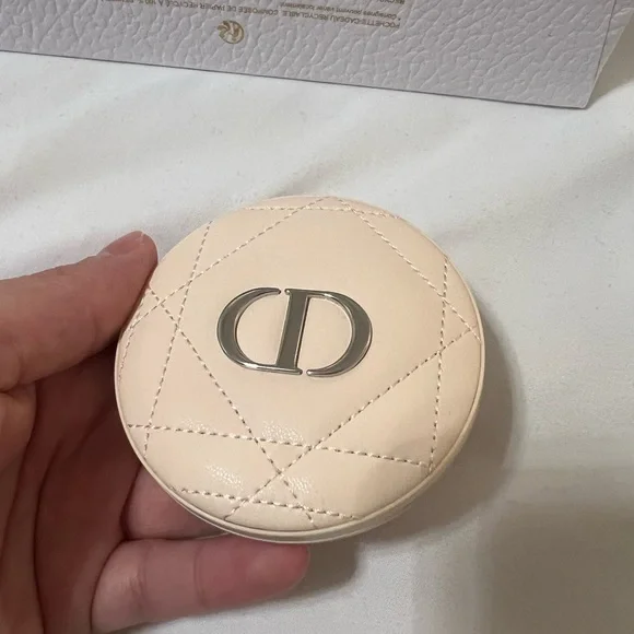Dior Beige Quilted Leather Compact Mirror with Silver CD Logo - Picture 2 of 5